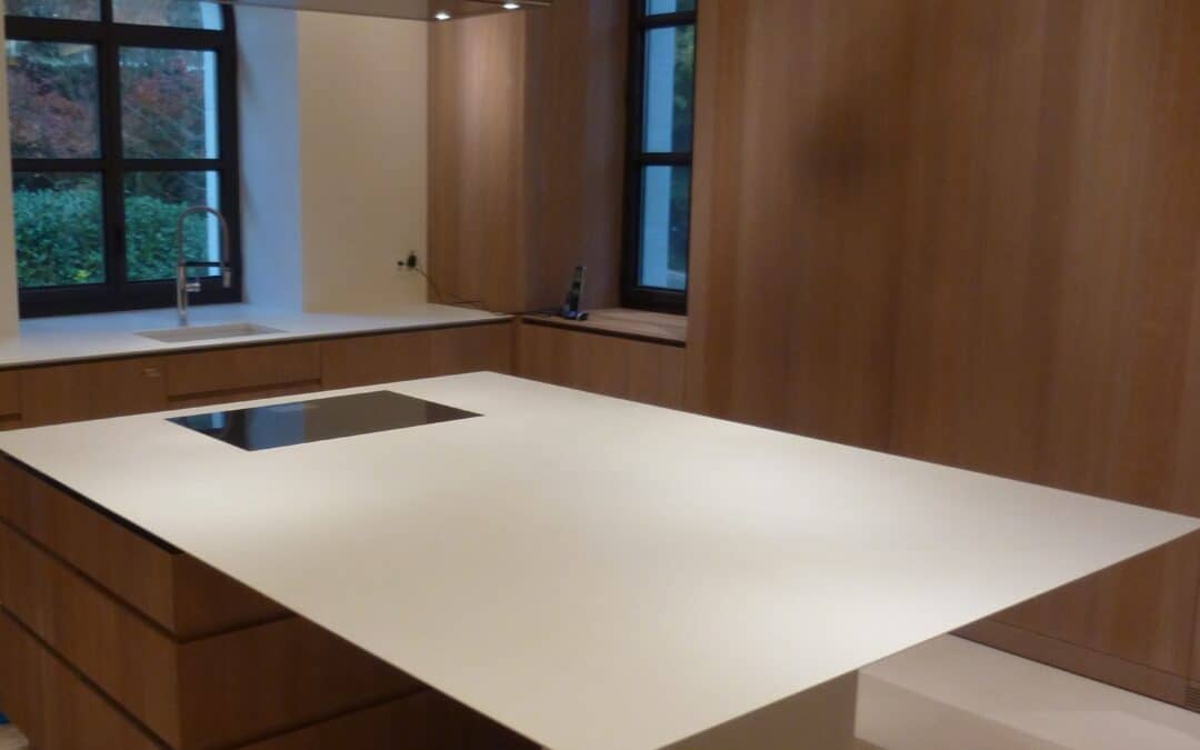 Silestone Iconic White